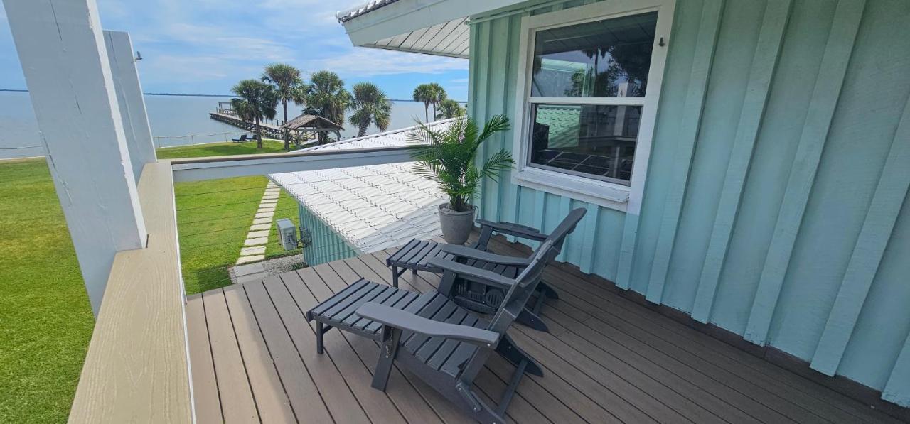 Nasa Waterfront Dolphin Suite Titusville Bagian luar foto